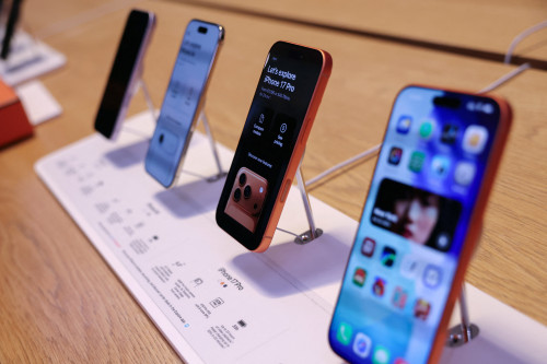 Strong iPhone sales to power Apple’s holiday quarter, Google AI deal in focus