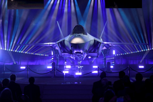 Lockheed Martin sets profit-sharing deal with US, outlook pleases investors